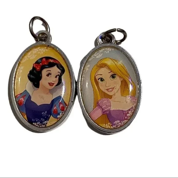 Disney princess necklace and bracelet, charms set - Picture 10 of 10